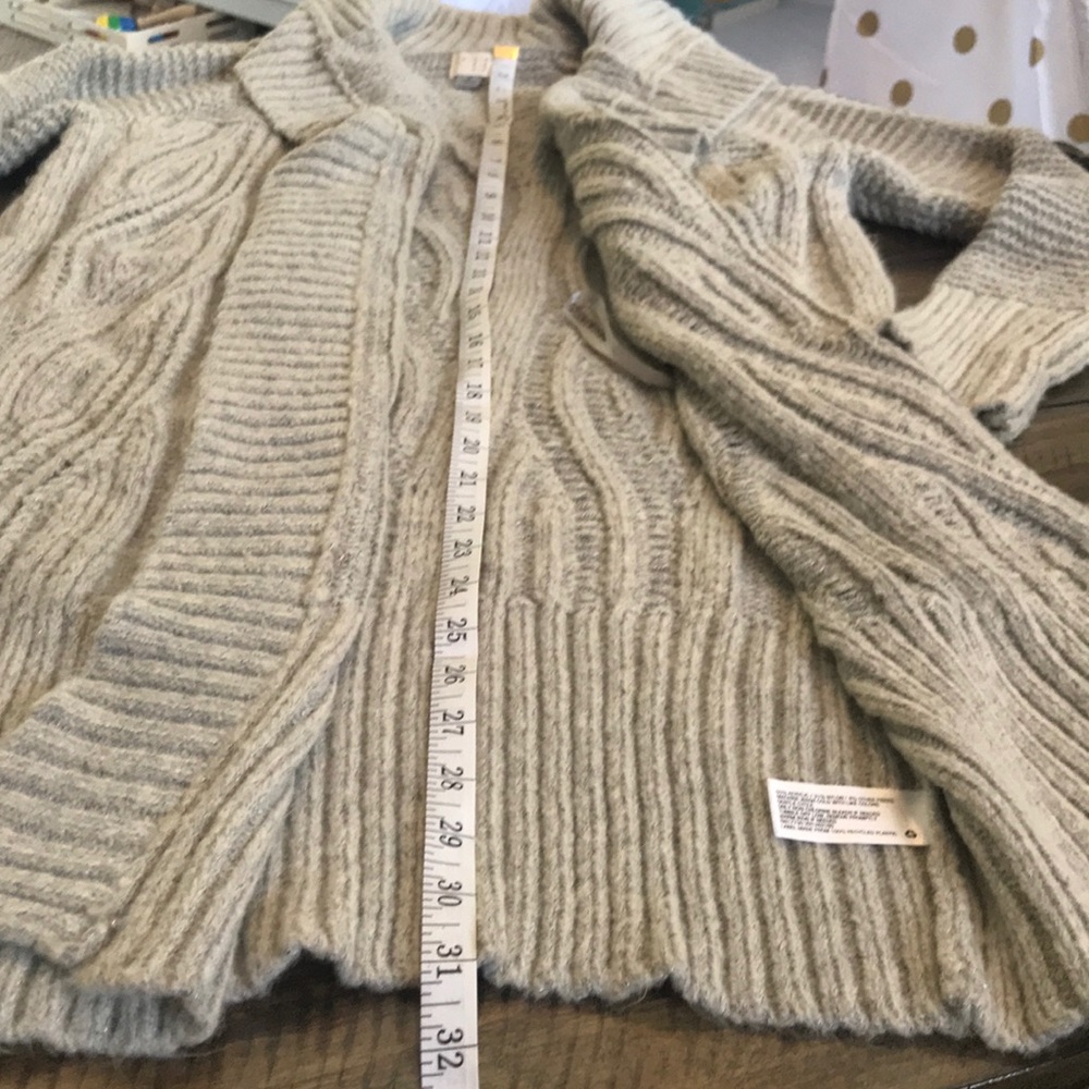 Sweater - Picture 4 of 5